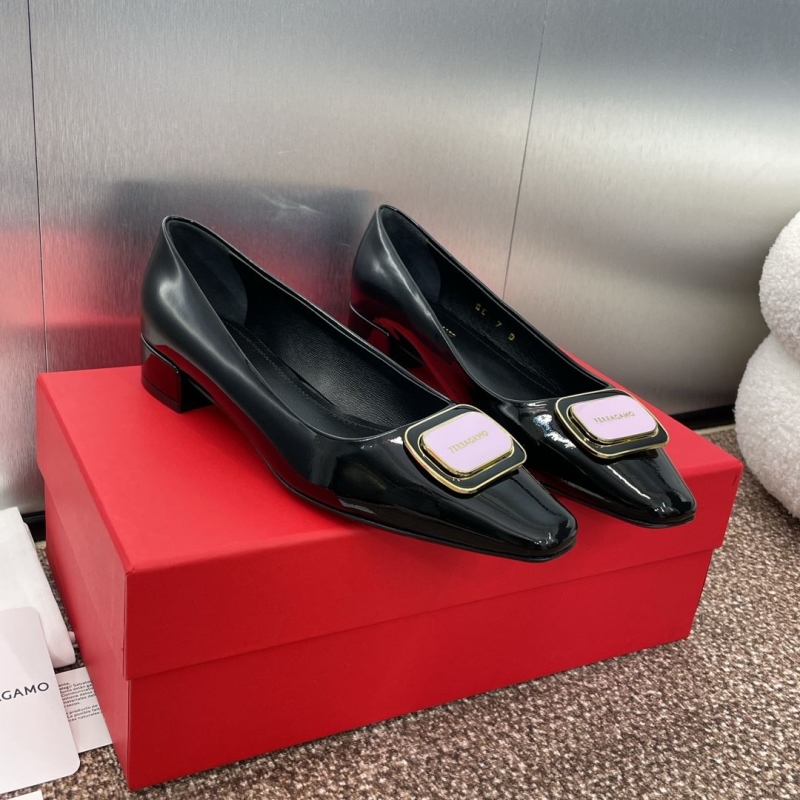 Ferragamo flat shoes